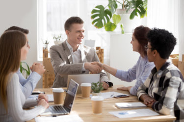 トラベルライターなら覚えておこう！旅行会社や通訳、カメラマンとの関係づくり