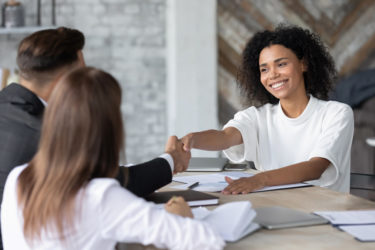 自分の行った旅行先の情報を記事にして報酬を得るには？