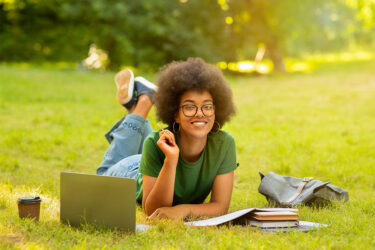 希望者急増中！学生にトラベルライターがおすすめな理由と始め方。