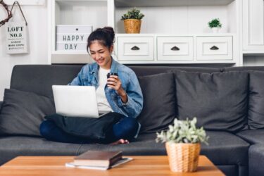 オンラインで仕事ができる！在宅収入で海外移住